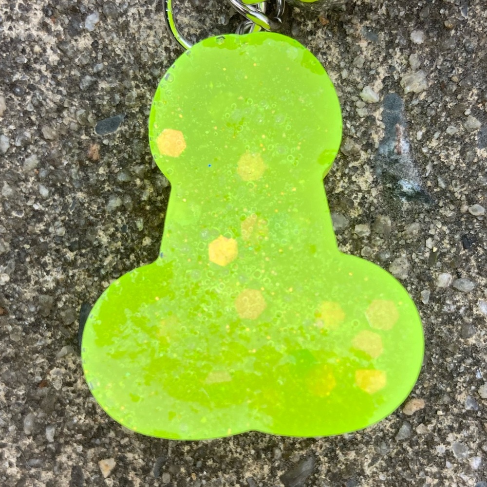 Epoxy Resin “Willy” Keychain - Picture 3 of 3